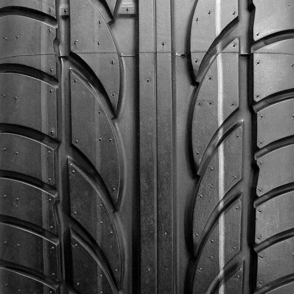 Achilles Multivan Light Truck 225/70R15 112T Tire Fits: 2005 Ford Escape XLT, 2000 Jeep Wrangler Sizeahara