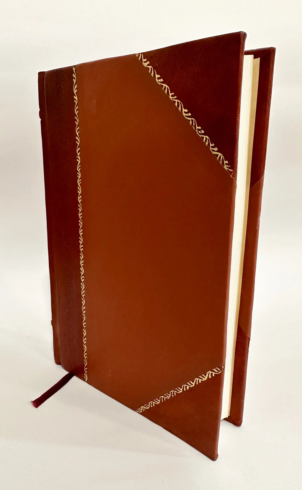 Descrizone Della Funeral Pompa Celebrata Dall'Eccellentissima E Fedelissima Citta Di Napoli Nella Real Chiesa Di Sizean Lorenzo All'Augusto Monarca Filippo Quinto / 1746 Edition (1746) [Leather Bound]